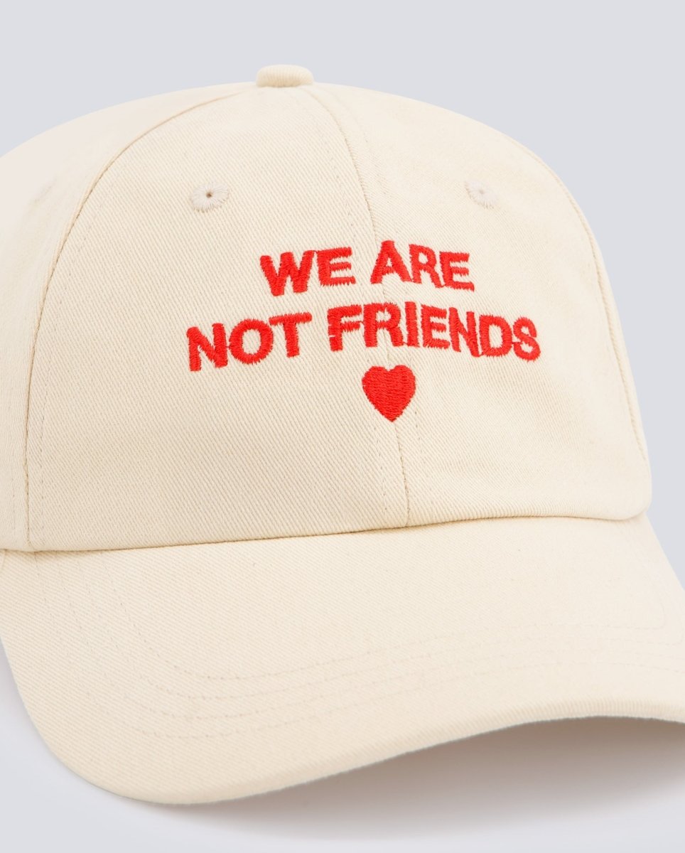 Gorra We Are Not Friends Bold Love Beige Unisex