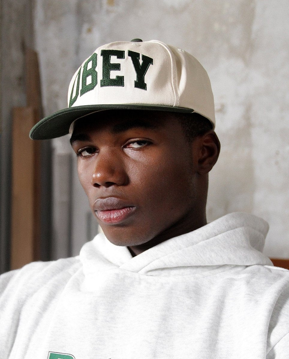 Gorra Obey Collegiate 6 Pnl Strapback Verde Y Beige Unisex