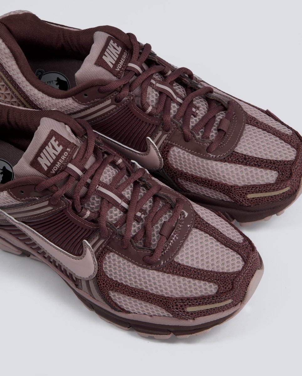 Nike Zoom Vomero 5 Burdeos Mujer