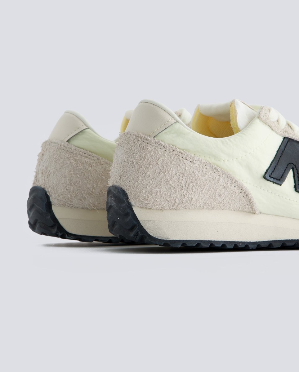 New Balance 471 Beige Mujer