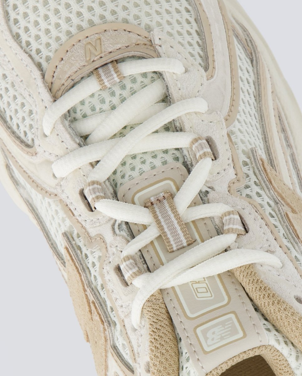 New Balance 740 Beige Mujer