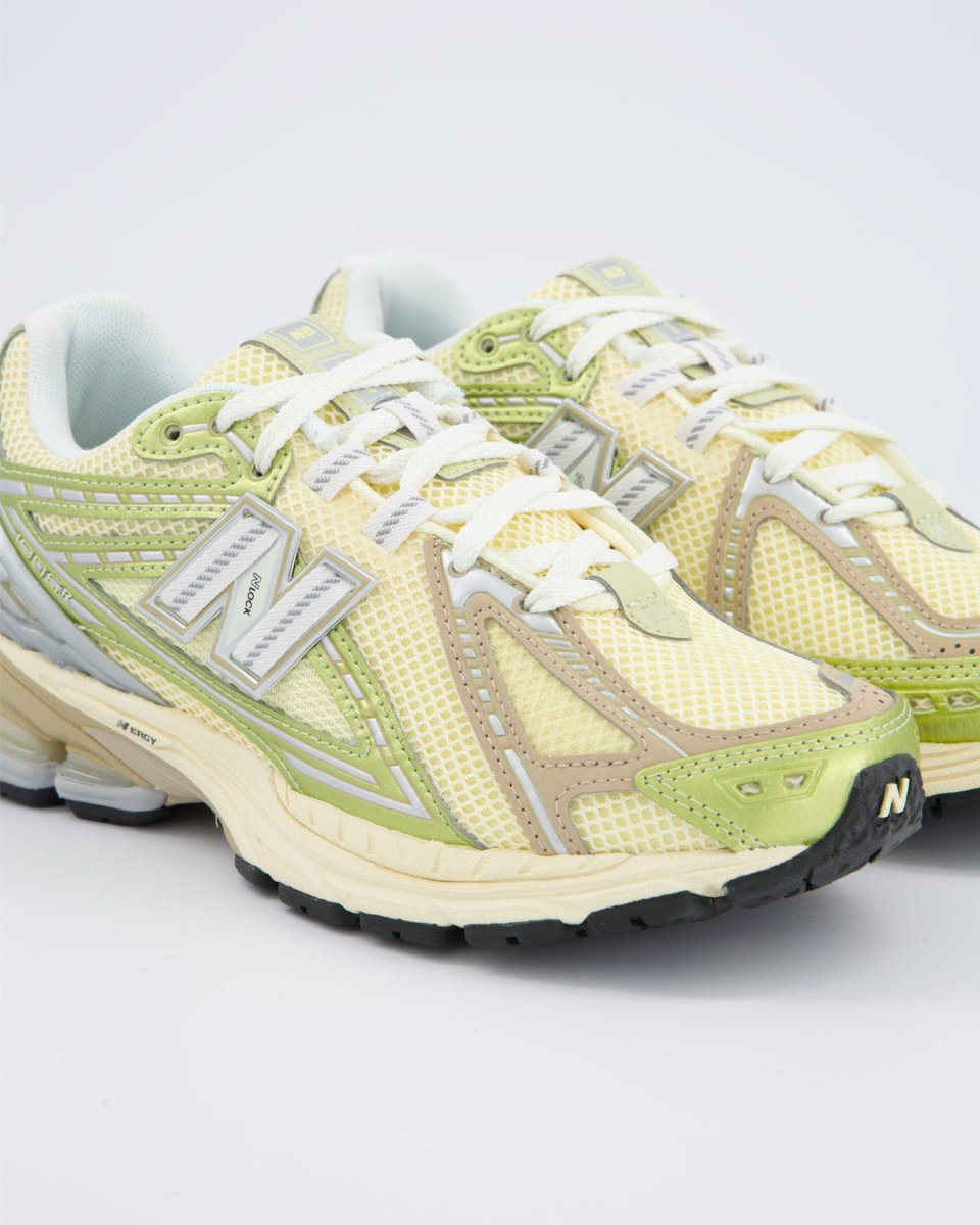 New Balance Yellow Parchment Mujer