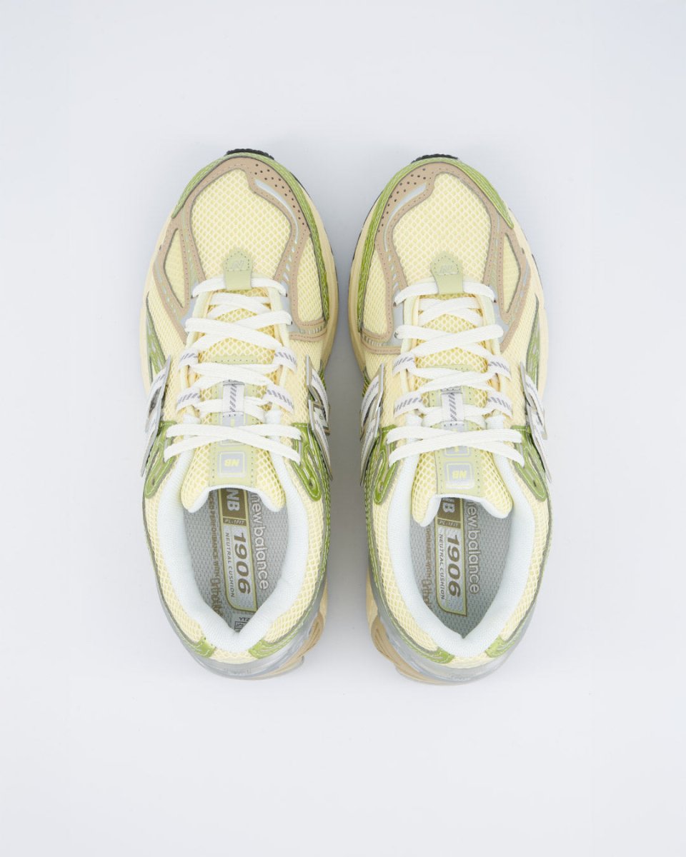 New Balance Yellow Parchment Mujer