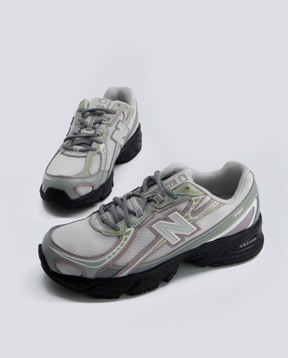 New Balance 740 Gris y Plateado Mujer