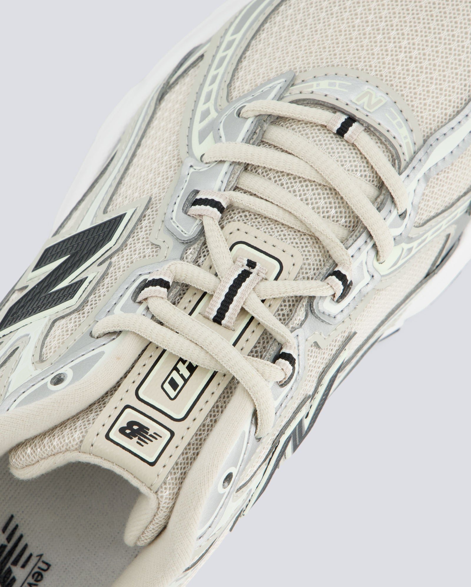 New Balance 740 Timberwolf Beige Y Plateado Hombre