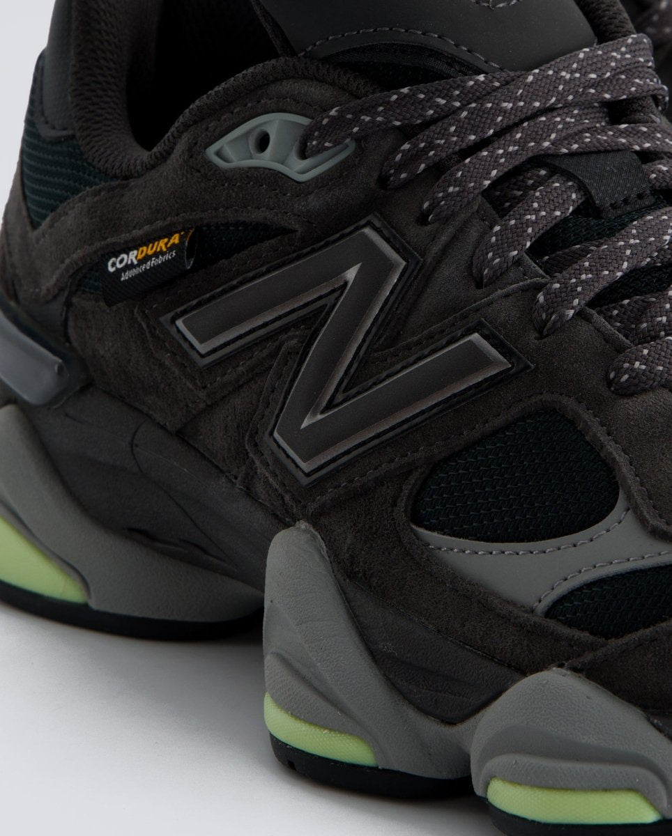 New Balance 9060 Negro y Verde Hombre