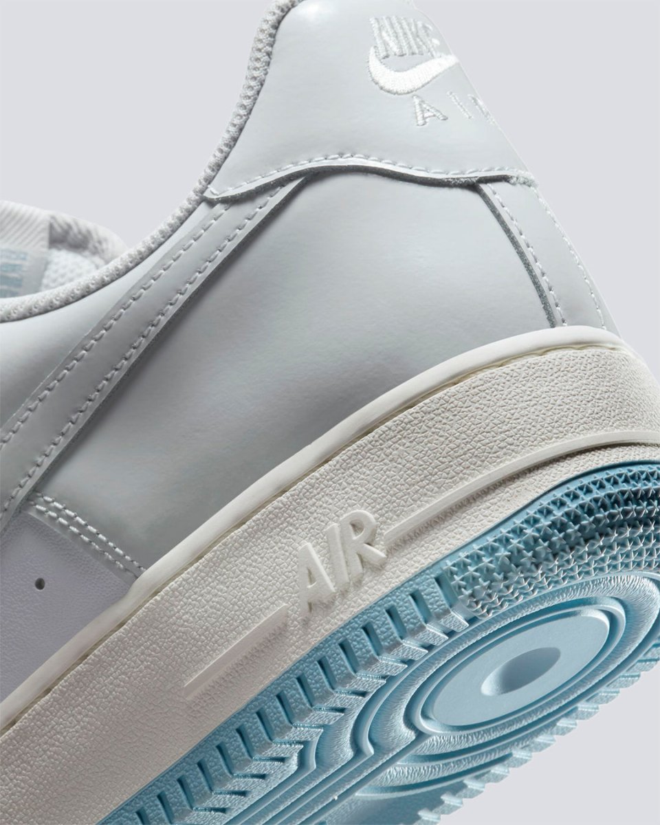 Nike Air Force 1 Low 07 Photon Dust Gris Hombre