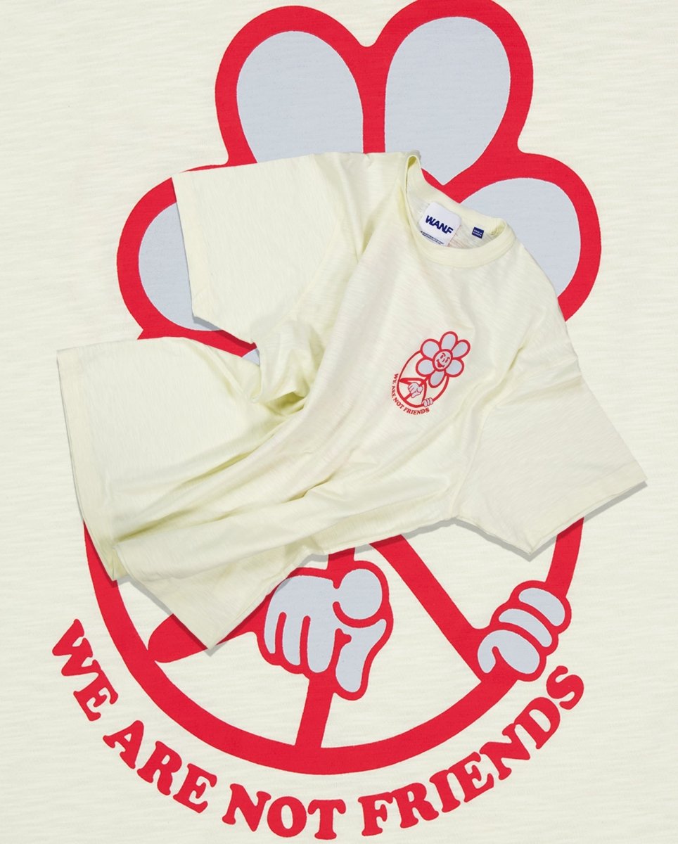 Camiseta We Are Not Friends Daisy Blanco Unisex