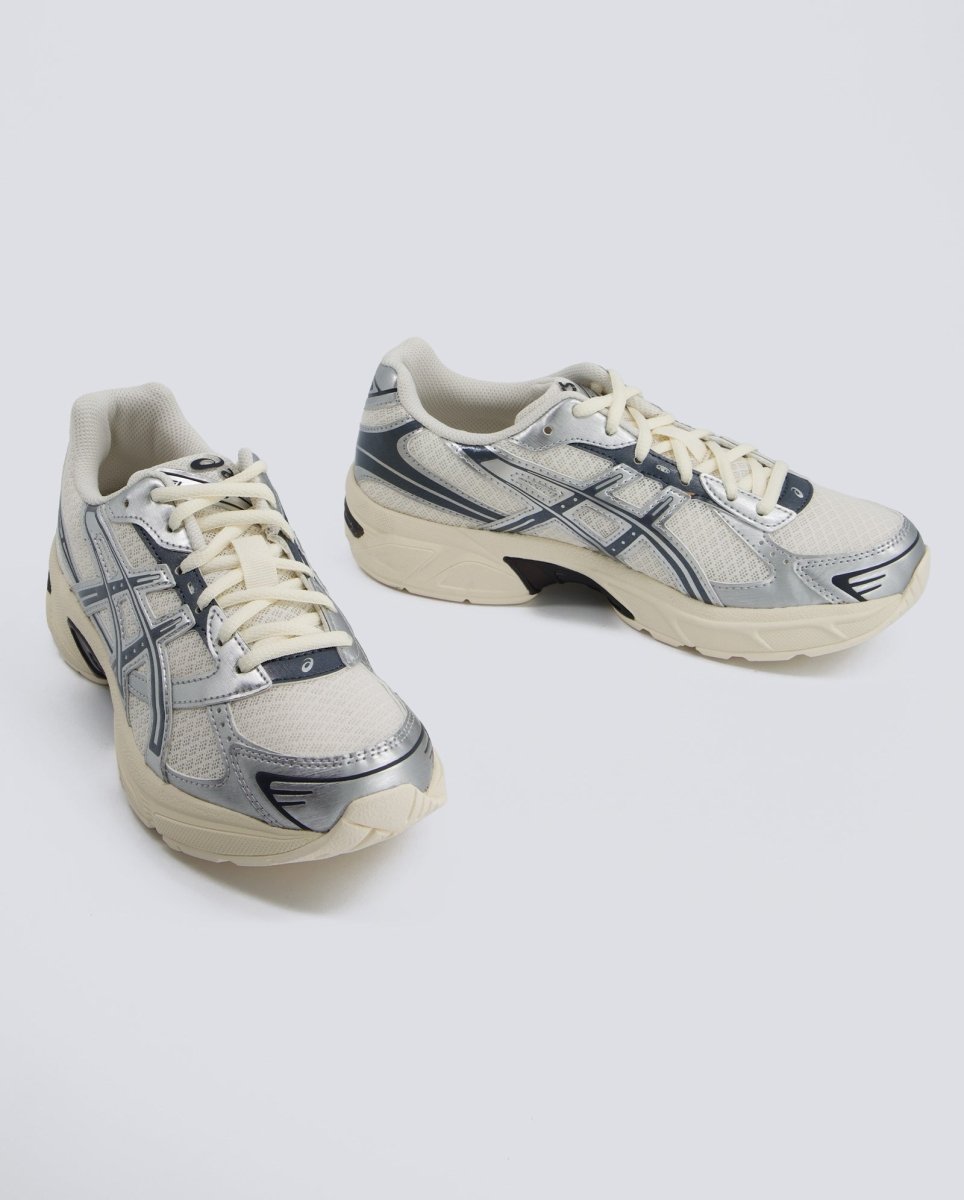 Asics GEL-1130 Plata y Rojo Mujer 1203A899-101