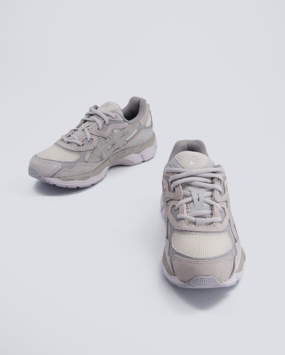Asics Gel-NYC Beige Y Gris Mujer 1203A663-101 Zapatillas