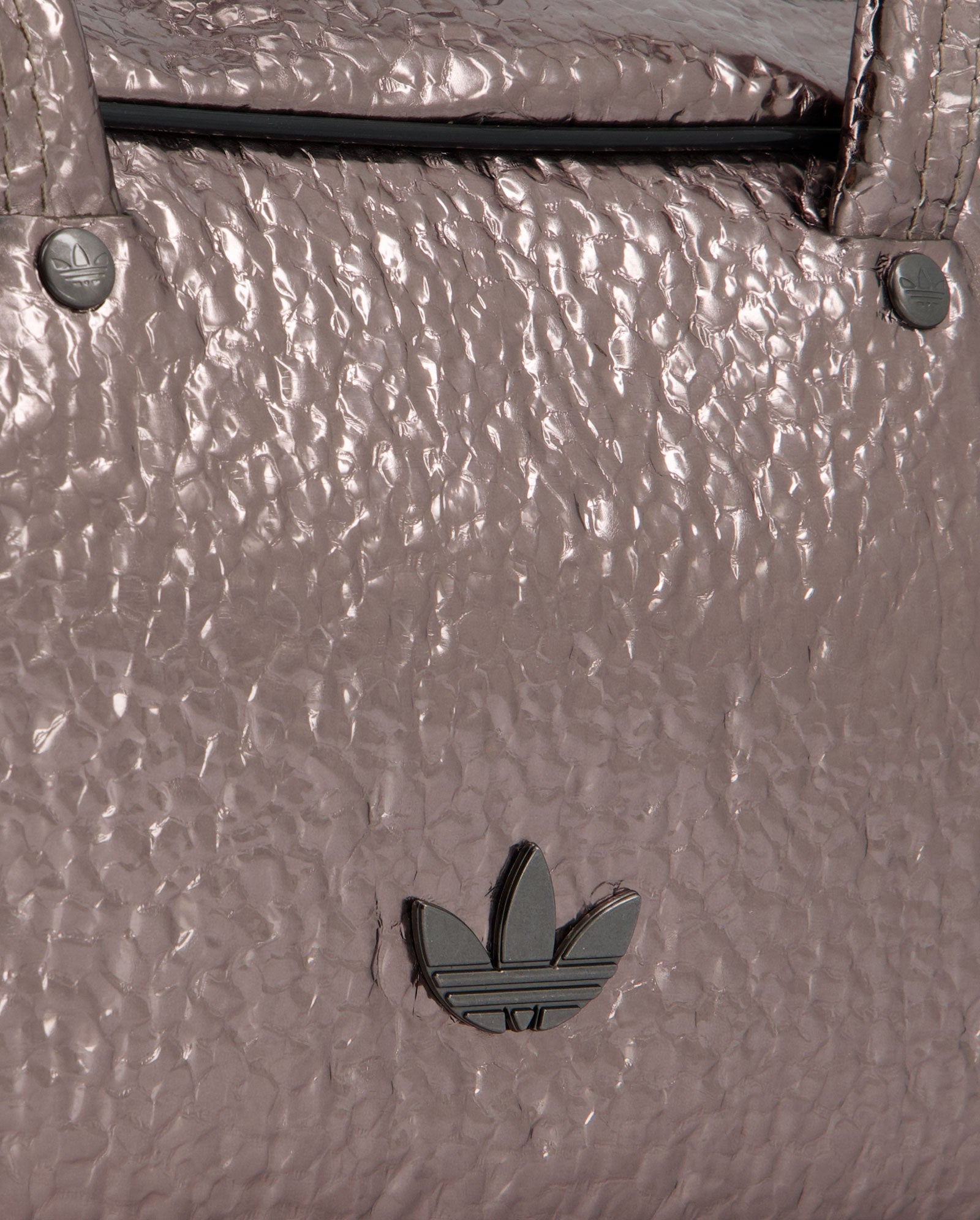 Bolso Adidas metálico Adicolor Elongated Airliner Unisex KD7880