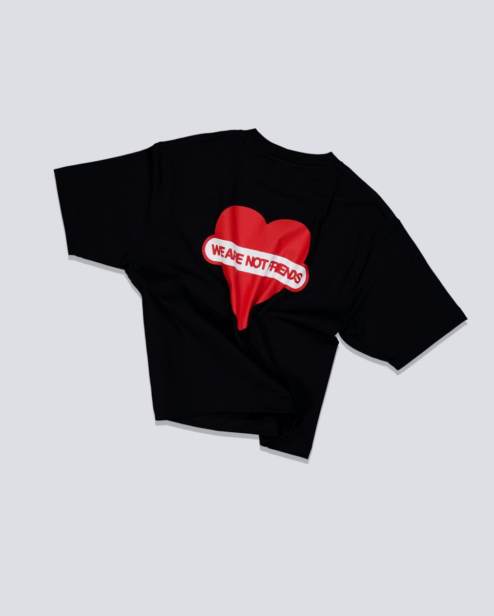 Camiseta We Are Not Friends Union Love Boxy Negra Unisex