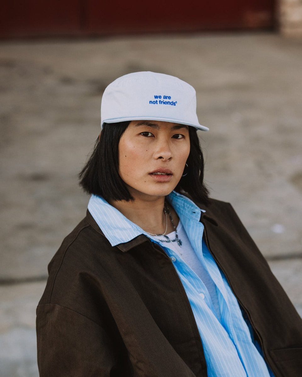 Gorra We Are Not Friends Pillow Love Hat Azul Unisex
