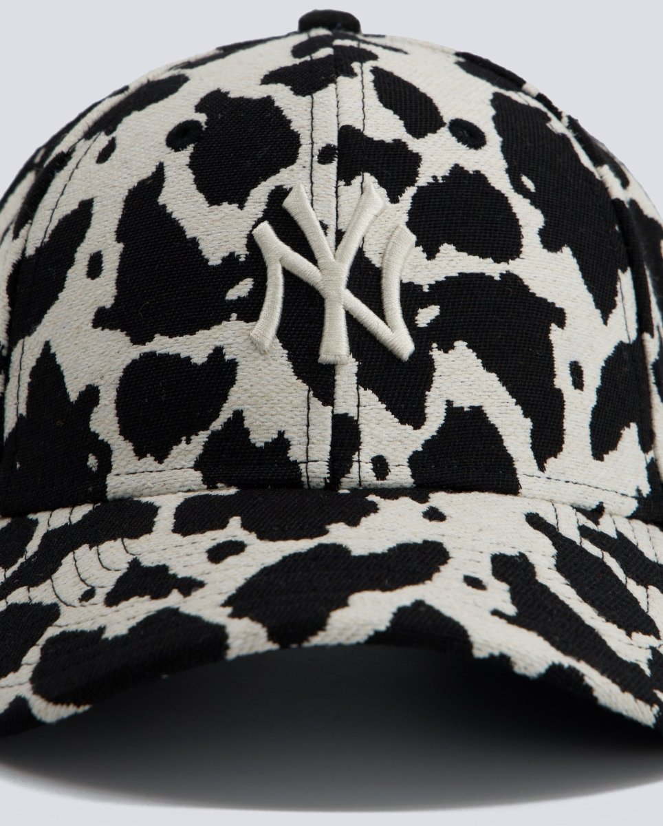 Gorra New Era 9Forty Cow Print Blanca y Negra Mujer 60771872