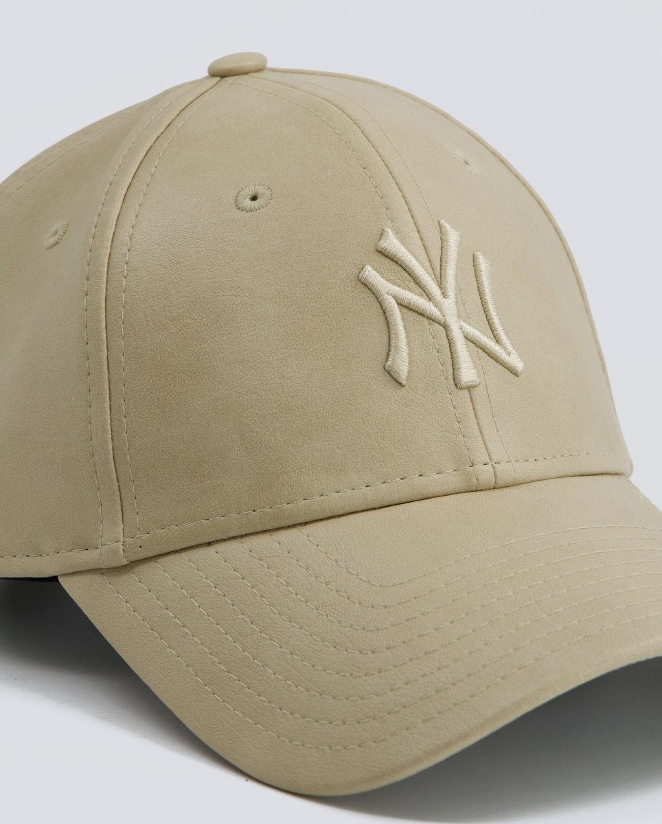 Gorra New Era MLB PU New York Yankees 9FORTY Beige Mujer 0516645