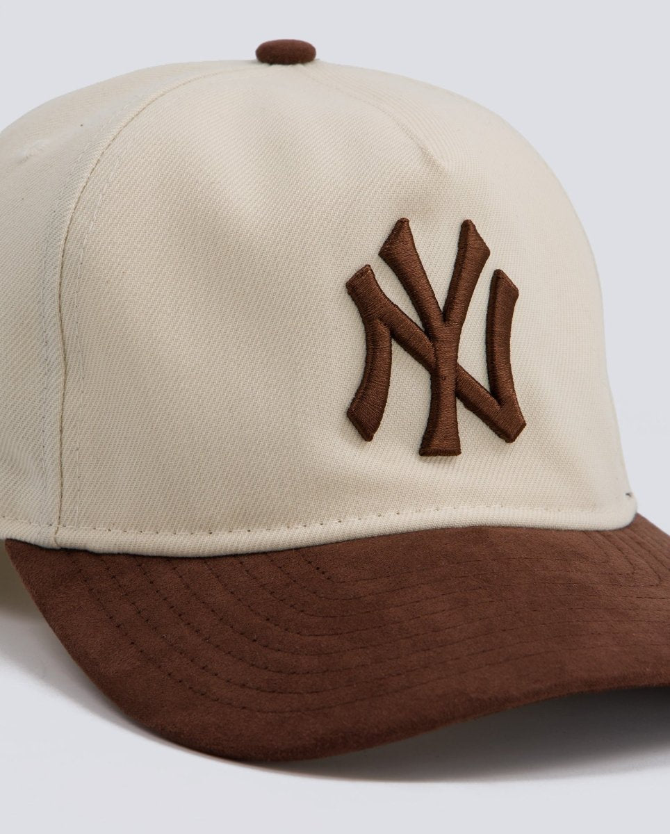 Gorra New Era MLB Suede Yankees 9FIFTY Beige Hombre 60771819