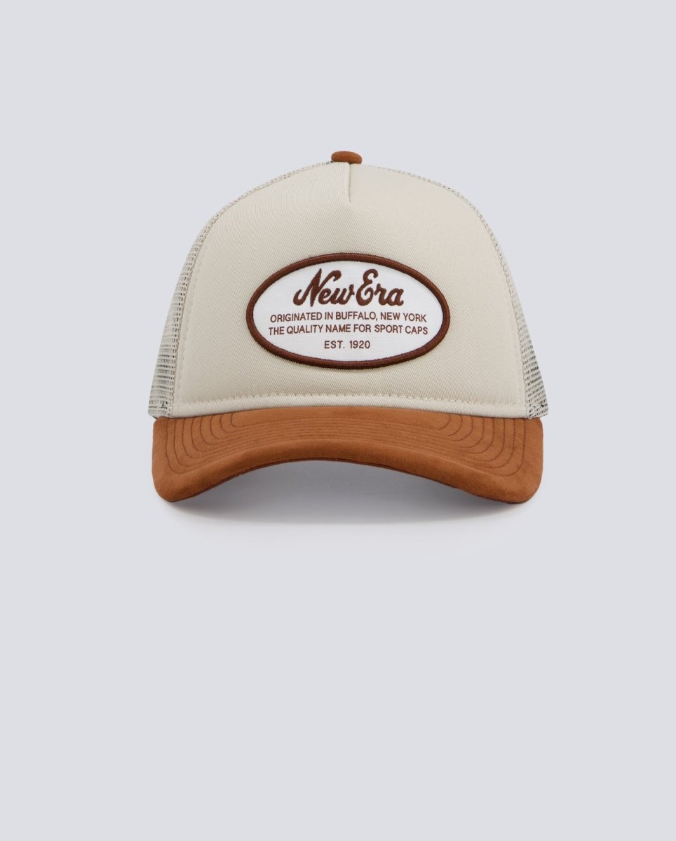 Gorra New Era Oval Patch Suede Trucker Marrón Unisex 60691080