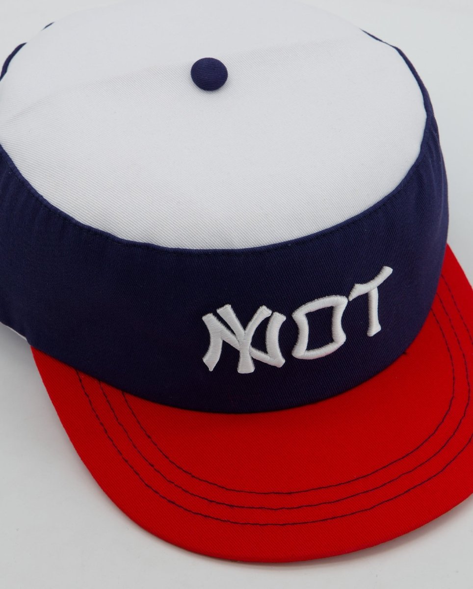 Gorra We Are Not Friends Not Pillow Blanco Hombre WANFSS26-30