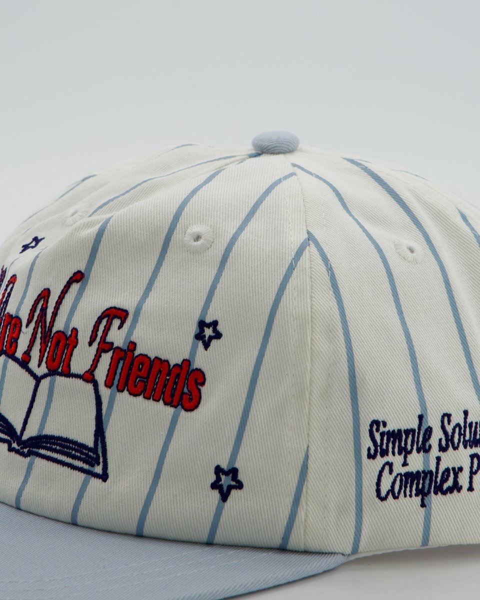 Gorra We Are Not Friends Reading Club Blanco Unisex WANF FW26 26-09