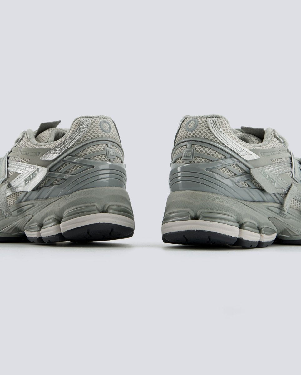 New Balance 1906 Plata Hombre M1906AG