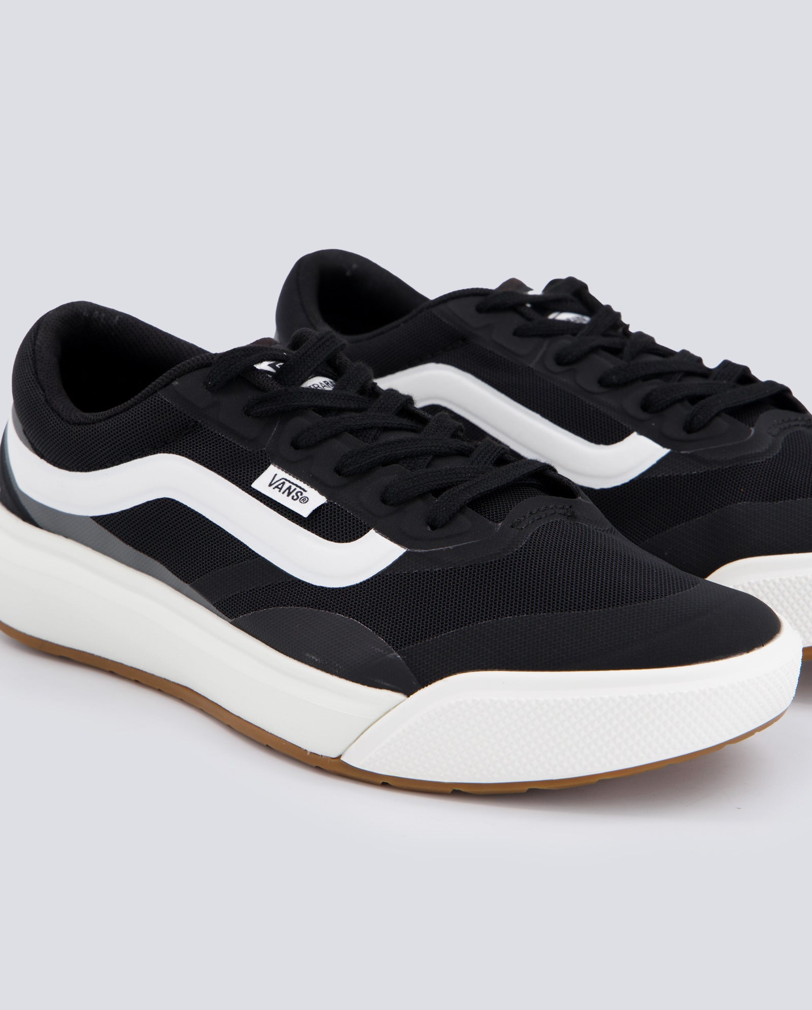 Puma Mte Ultrarange 2.0 Negro Y Blanco Mujer VN000D60BLK1 zapatillas