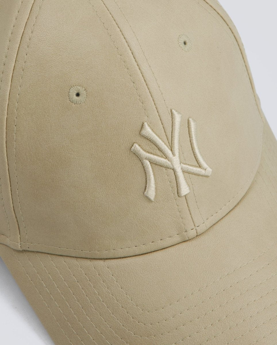 Gorra New Era MLB New York Yankees Beige Mujer