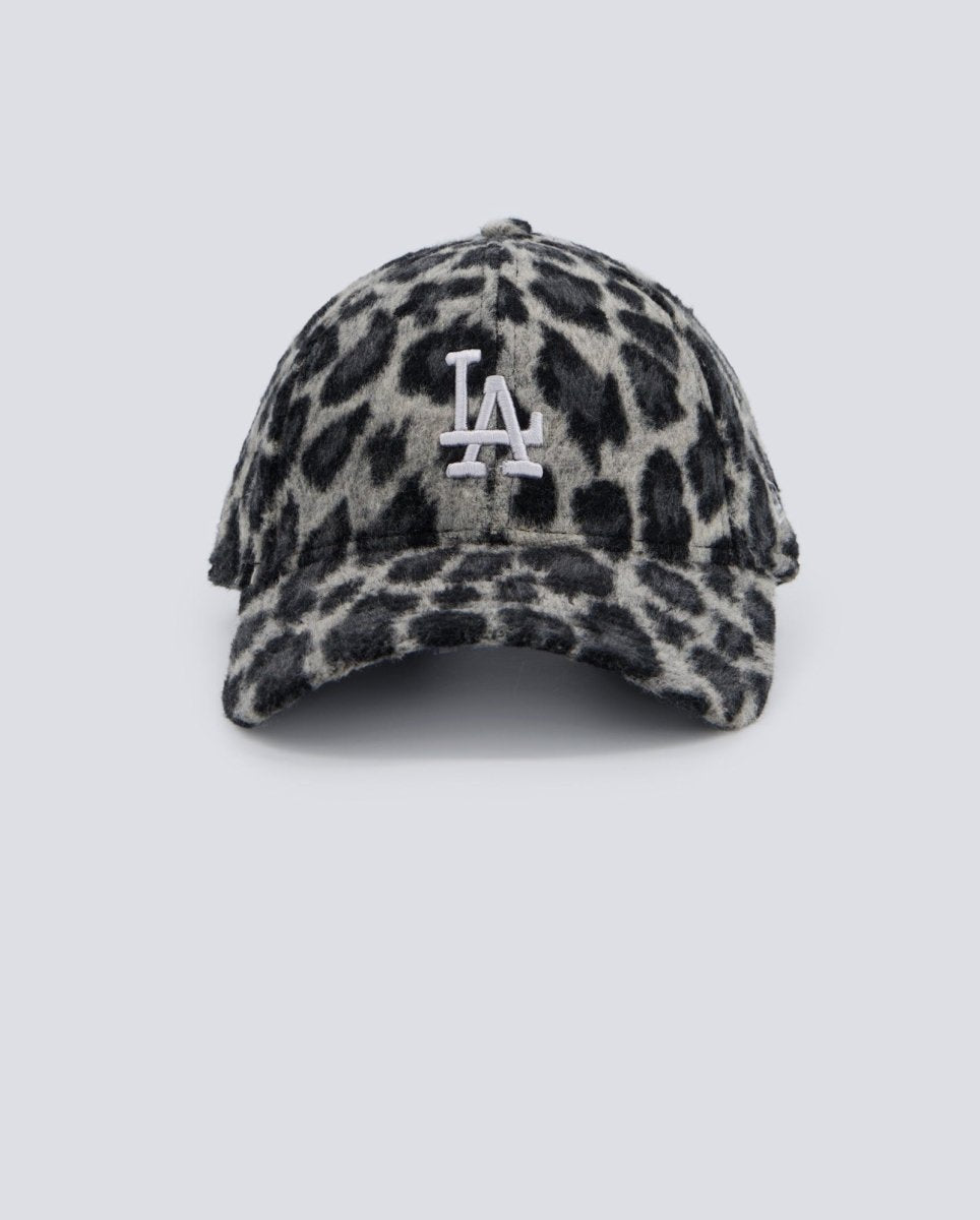 Gorra New Era Leopardo 9Forty Gris Mujer