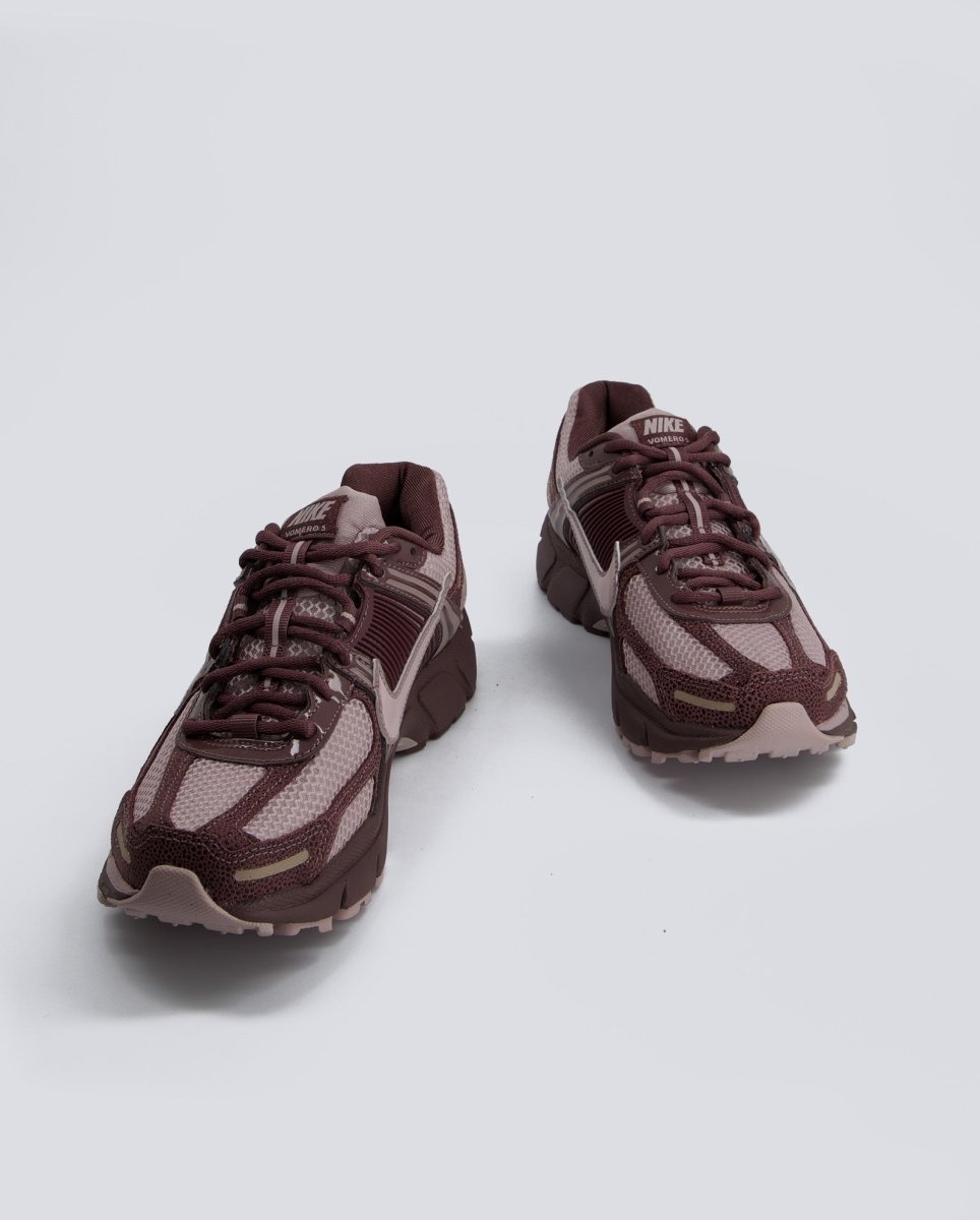 Nike Zoom Vomero 5 Burdeos Mujer