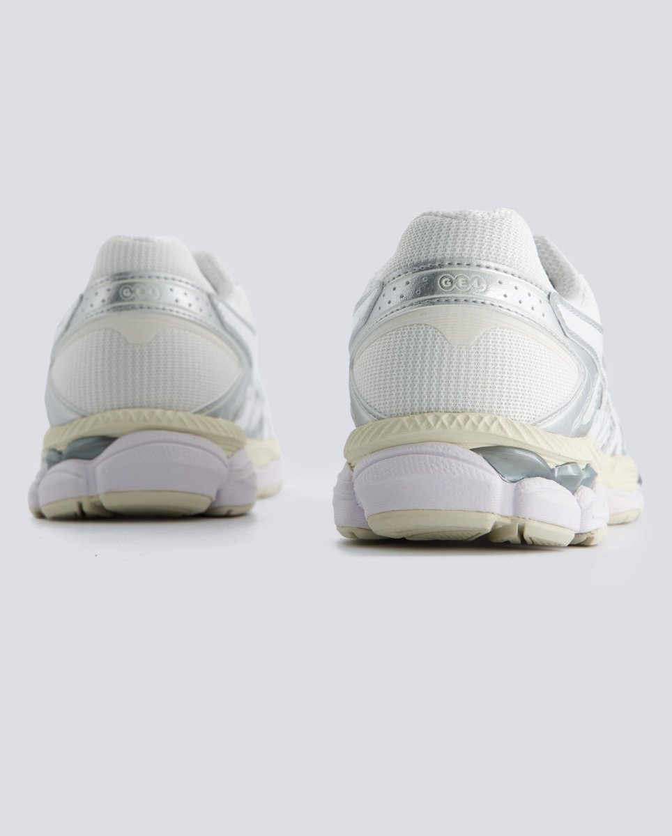 Asics Gel-Cumulus 16 Blanco Mujer