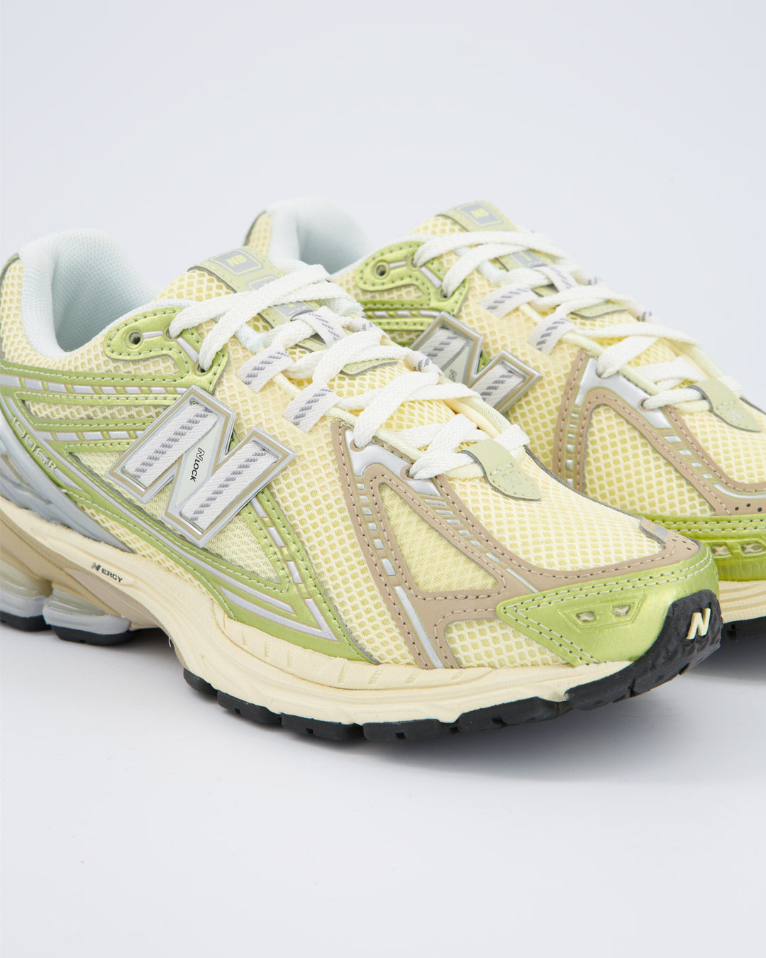 New Balance Yellow Parchment Mujer