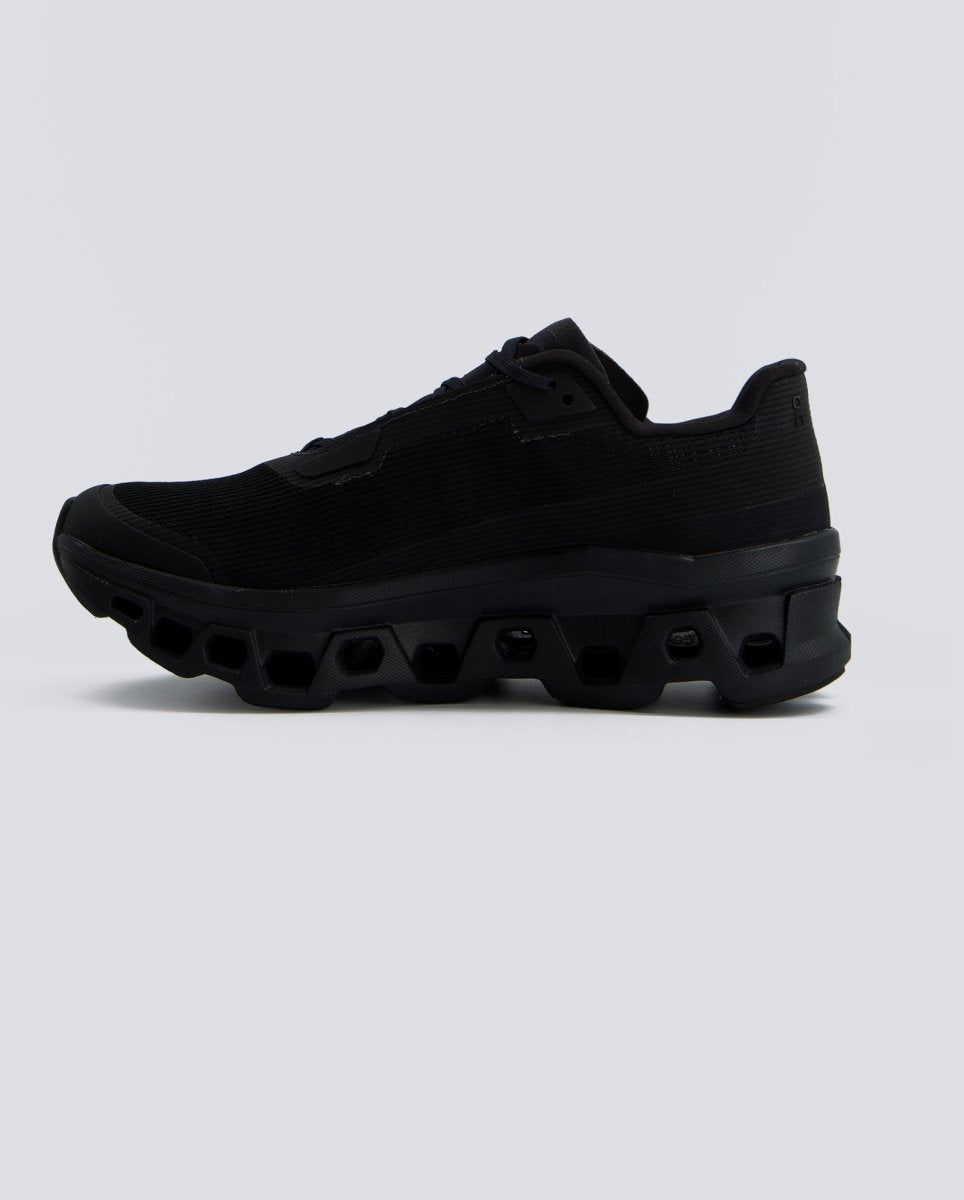 On Cloudmonster Void Negro Hombre