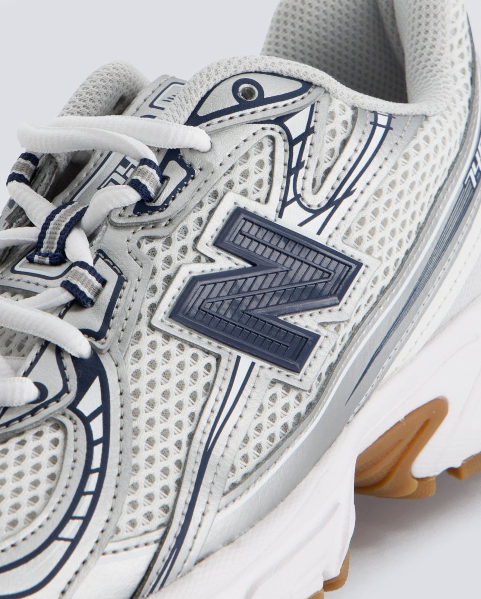 New Balance 740 Blanco y Plateado Hombre