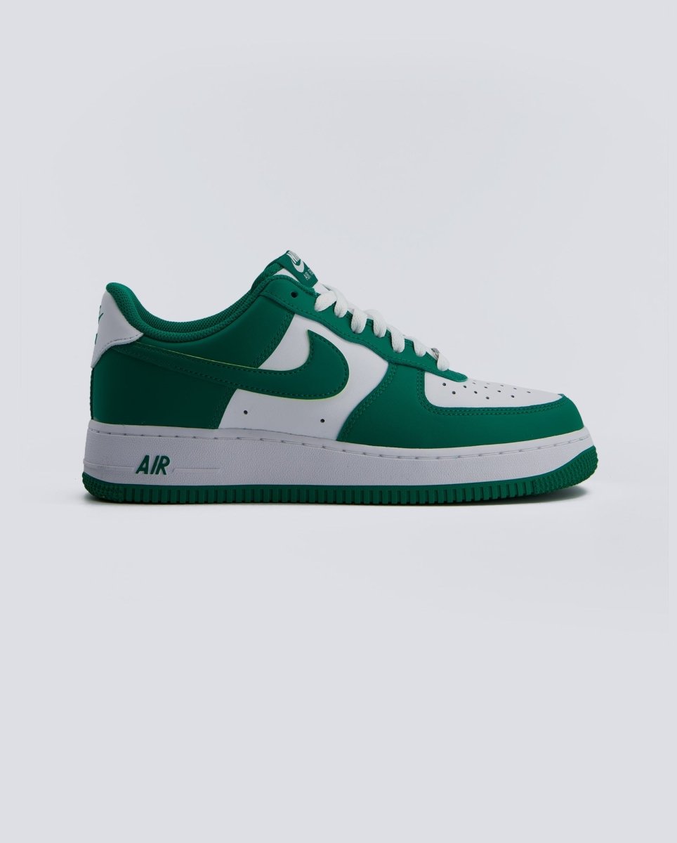 Nike Air Force 1 07 Verde Hombre