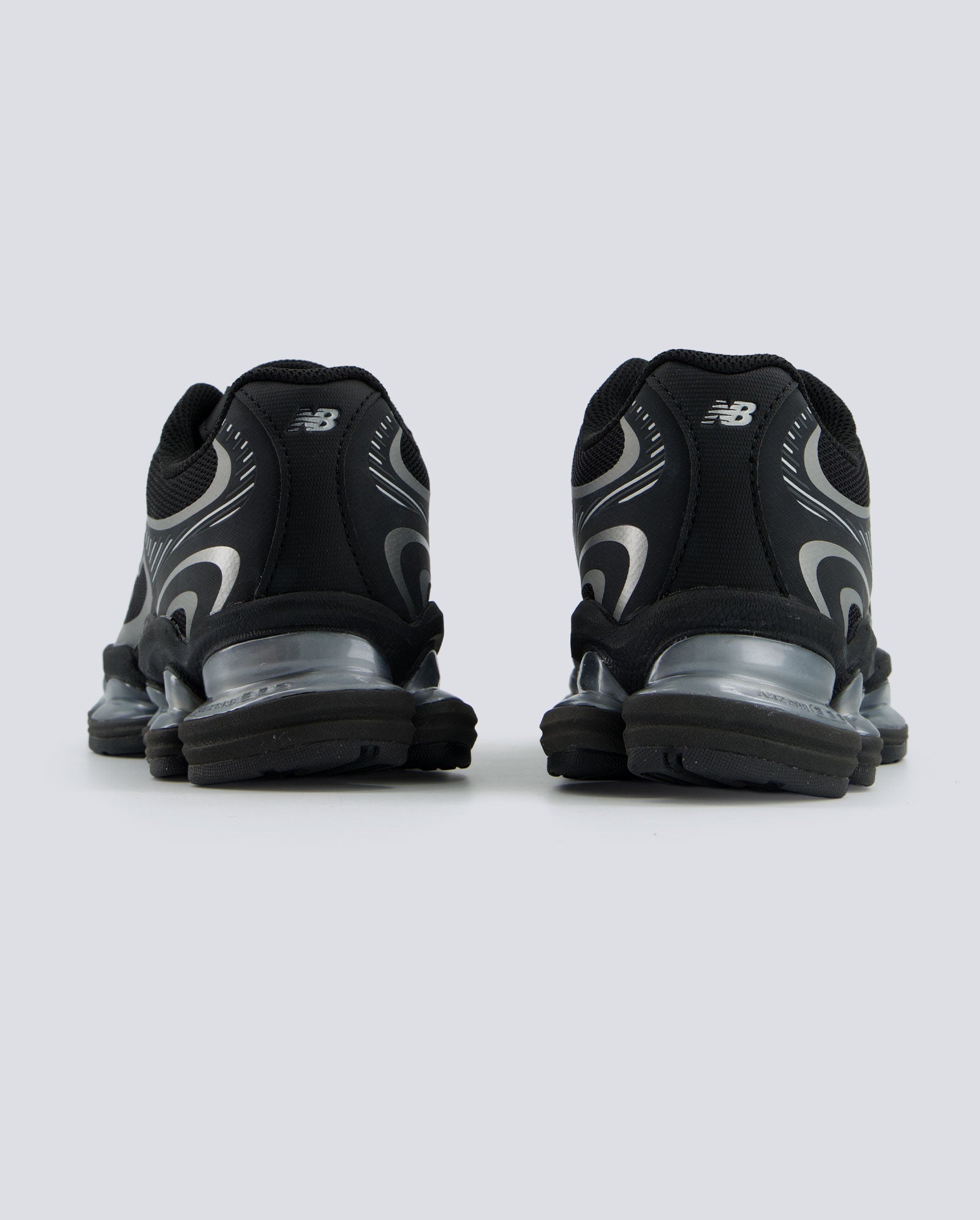 New Balance 2000 Negro Y Plateado Hombre