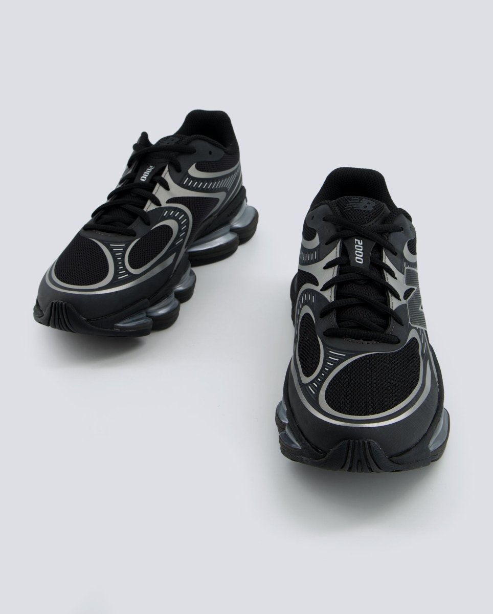 New Balance 2000 Negro Y Plateado Hombre