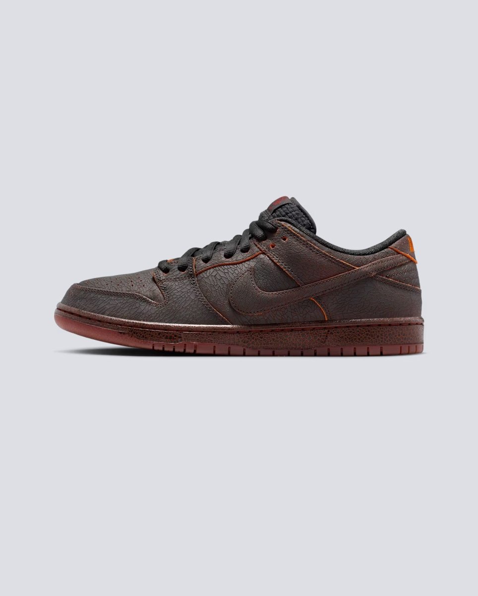 Nike Dunk SB Low Krampus Marrón Hombre