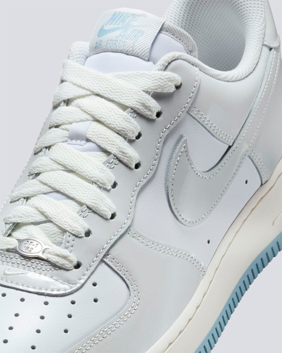 Nike Air Force 1 Low 07 Photon Dust Gris Hombre