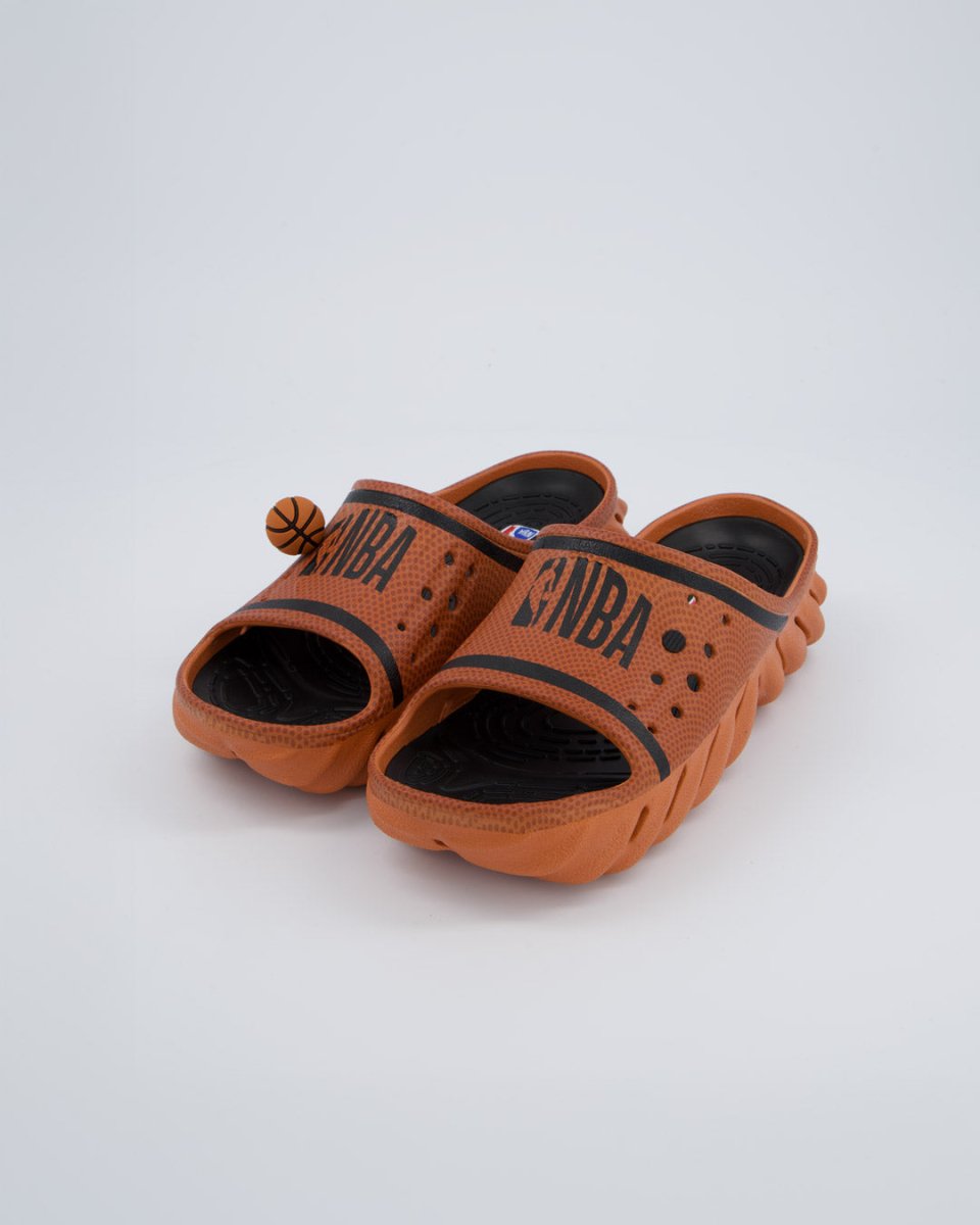 Crocs x NBA Echo Slide Naranja Hombre