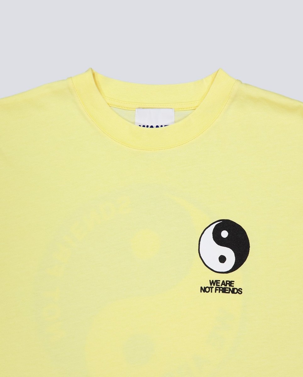 Camiseta We Are Not Friends YingYang Twins Amarillo Unisex