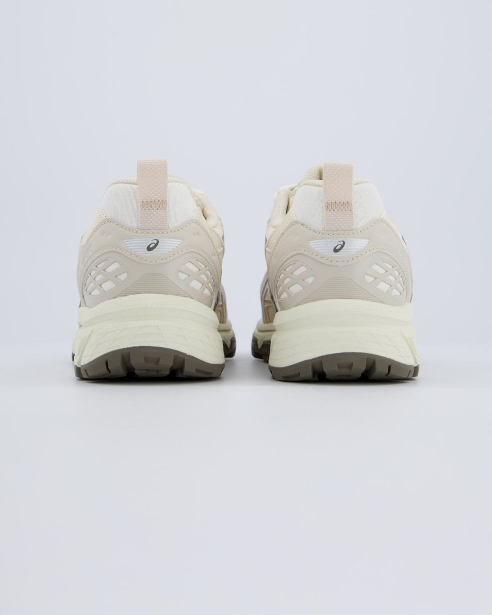 Asics Gel-Nunobiki Beige Mujer zapatillas