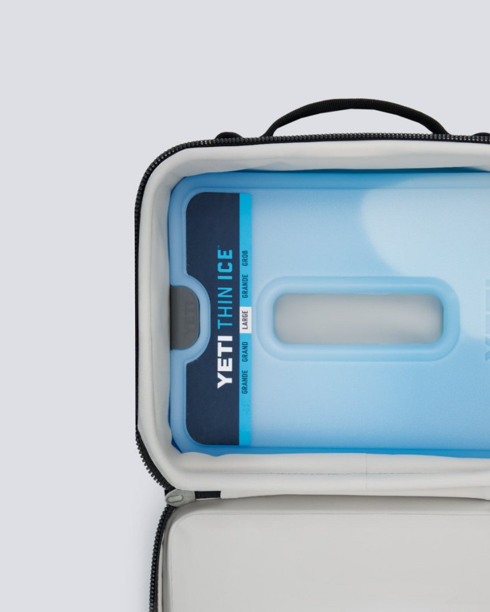 Bloque de Hielo Reutilizable Yeti Thin Ice 2 lbs. SKU-0213-CLR lifestyle