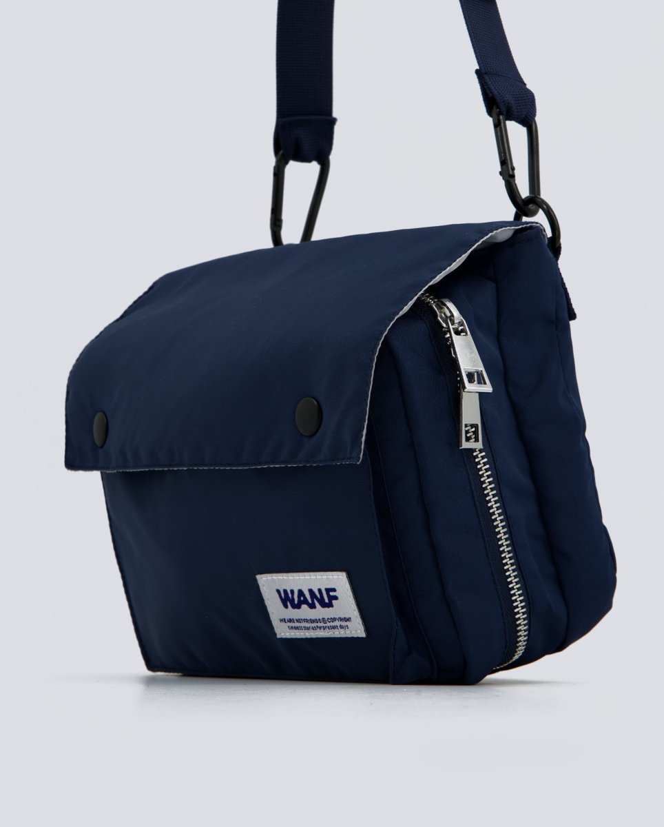 Bolso We Are Not Friends Utility Cross Negro Unisex WANFFW25-19