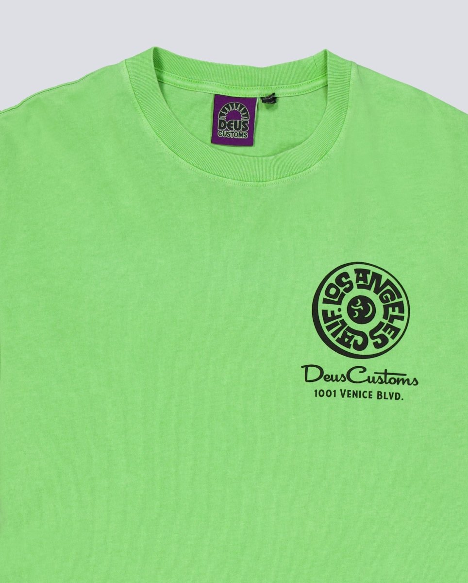 Camiseta Deus Los Angeles Address Verde Unisex D261MTS574