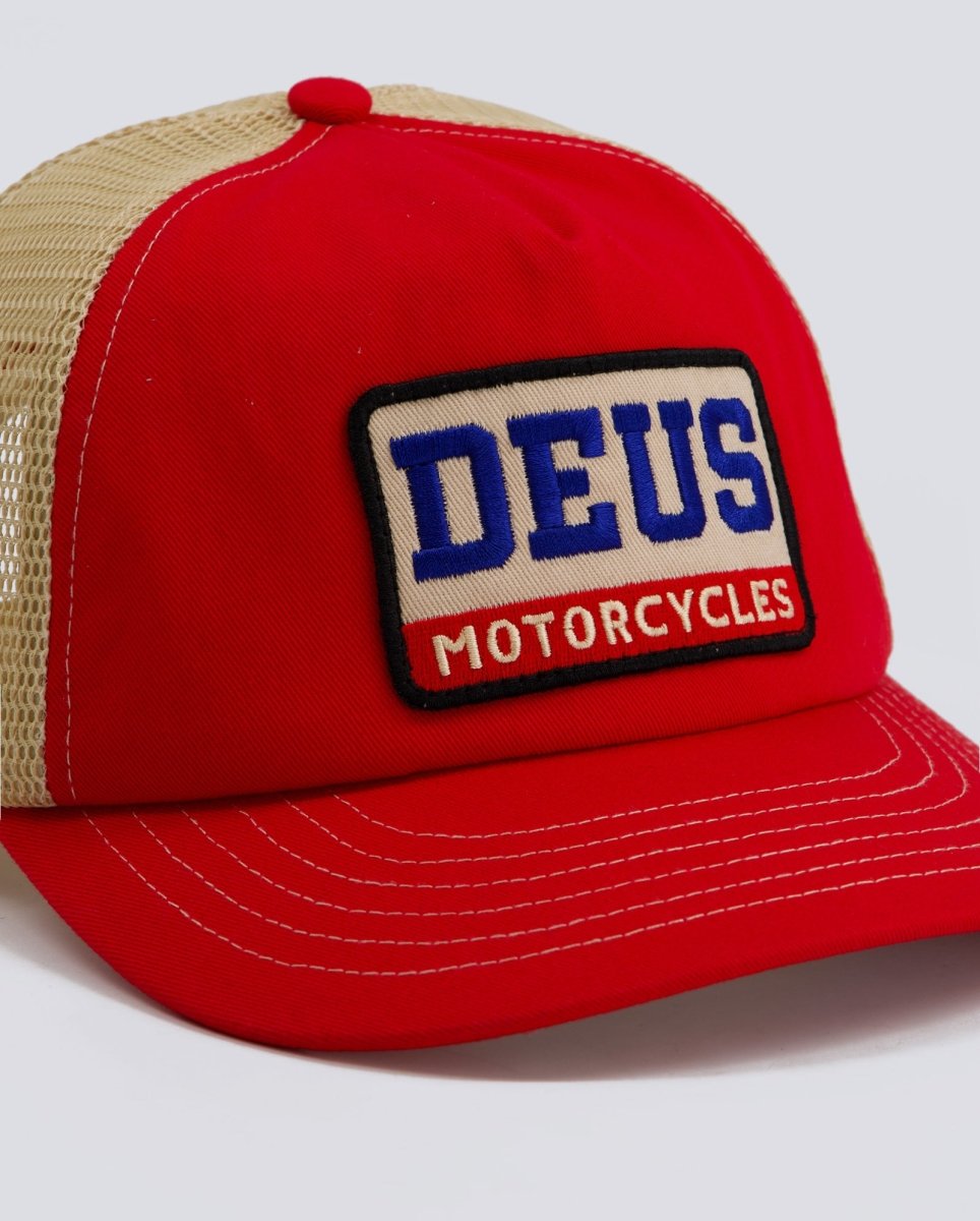 Gorra Deus Malden Trucker Roja Unisex