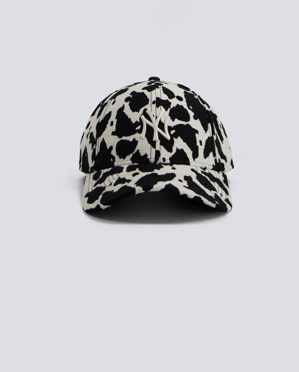 Gorra New Era 9Forty Cow Print Blanca y Negra Mujer 60771872