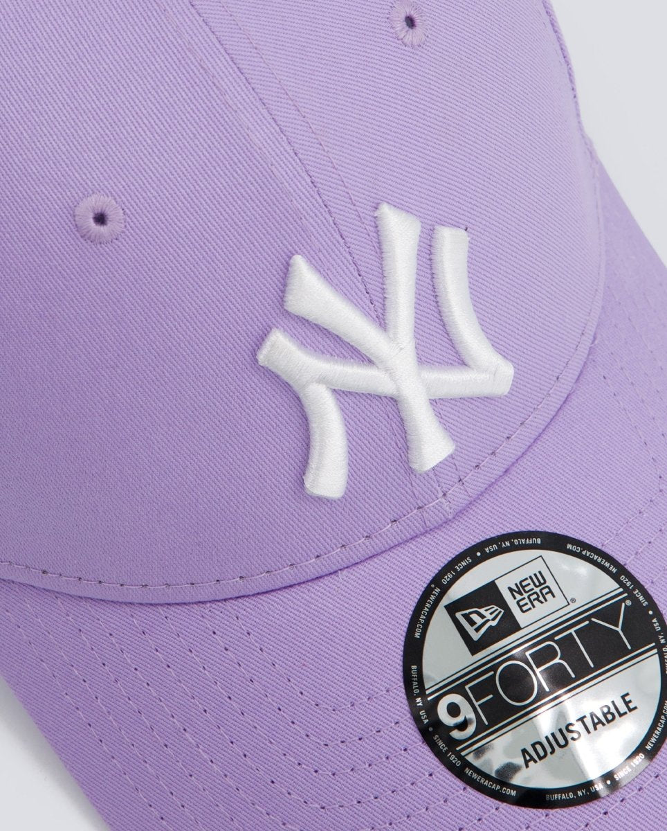 Gorra New Era League Essential 9FORTY Morado Unisex 60298724