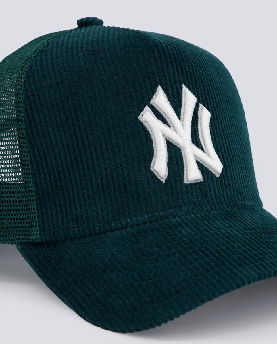 Gorra New Era Yankees Cord 9Forty Trucker Verde Unisex 60691236