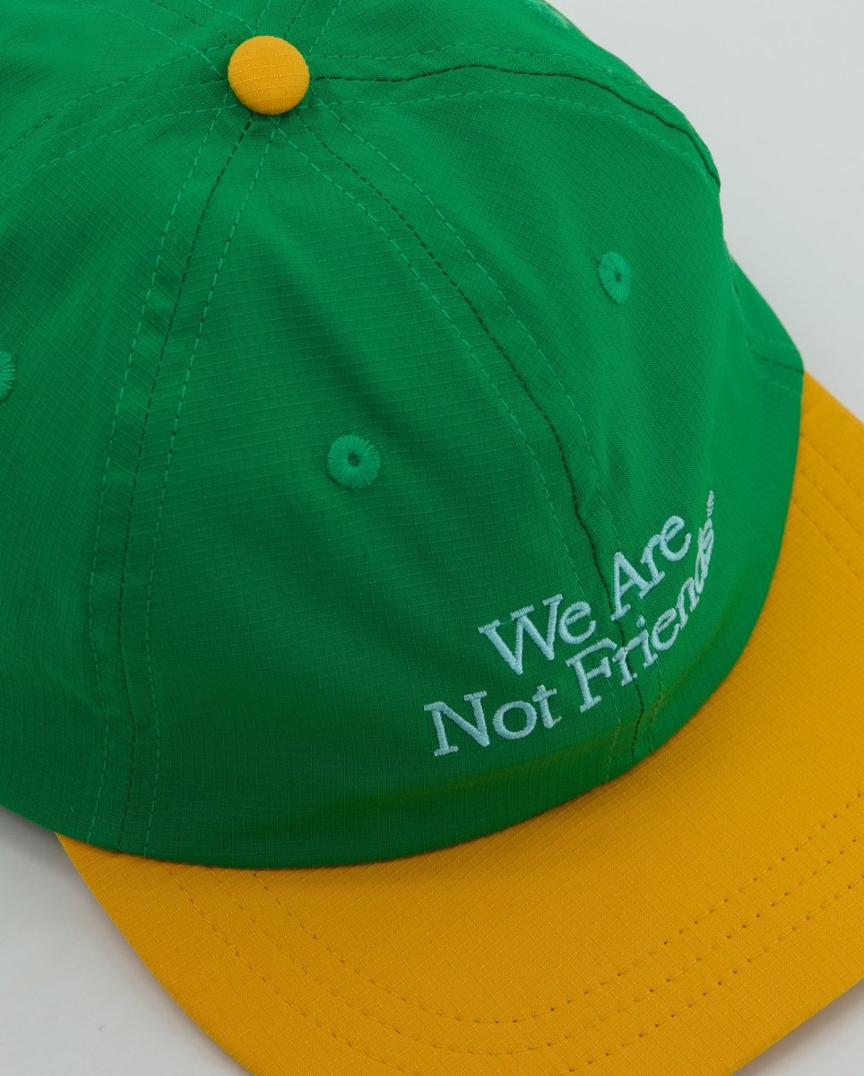 Gorra We Are Not Friends Typo Verde Unisex WANF FW26 26-03