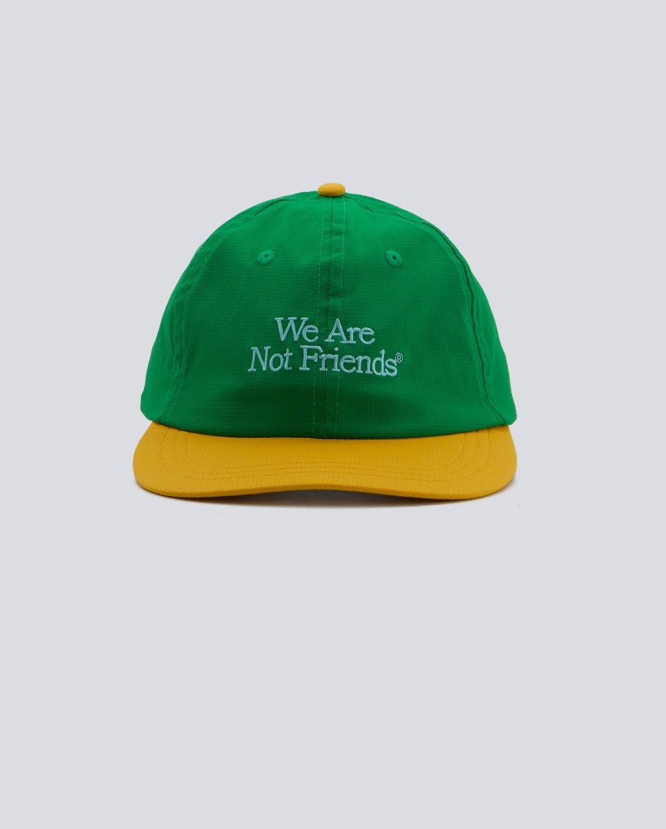 Gorra We Are Not Friends Typo Verde Unisex WANF FW26 26-03