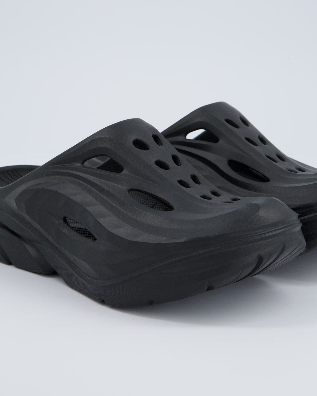 Hoka Ora Recovery Mule Negro Mujer 1147951-BBL zuecos